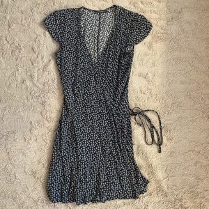 💕 Brandy Melville Wrap Mini Dress